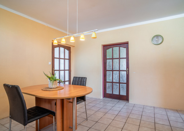 Na predaj rodinný dom s rozľahlým pozemkom v obci Nové Sady