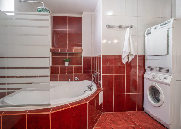 Na predaj rodinný dom s rozľahlým pozemkom v obci Nové Sady