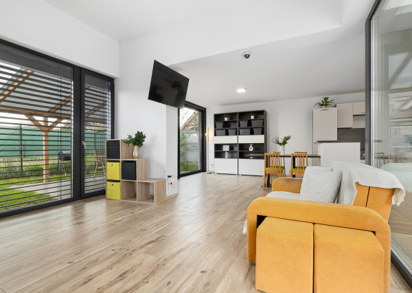 Na predaj moderný dom s terasou v Ružinove - Domové role