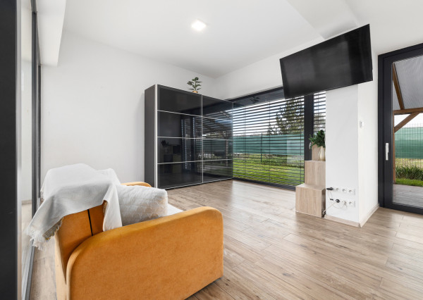 Na predaj moderný dom s terasou v Ružinove - Domové role