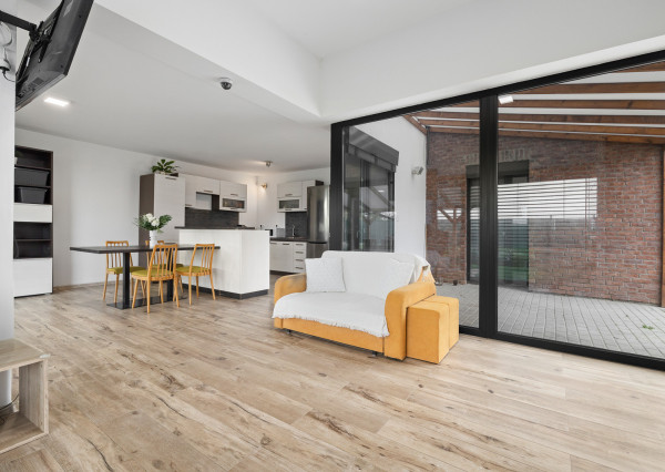 Na predaj moderný dom s terasou v Ružinove - Domové role