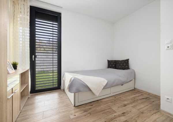 Na predaj moderný dom s terasou v Ružinove - Domové role