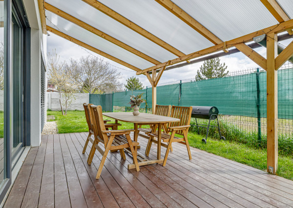 Na predaj moderný dom s terasou v Ružinove - Domové role