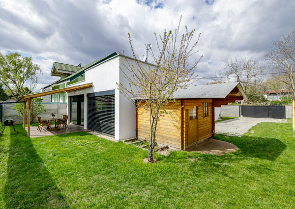 Na predaj moderný dom s terasou v Ružinove - Domové role