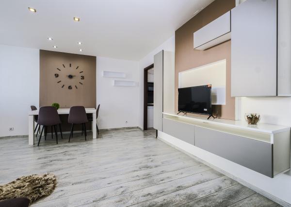 Na prenájom 3-izbový, zariadený a klimatizovaný byt v časti Košice – Jazero