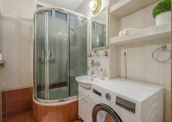 REZERVOVANÉ: Na predaj slnečný 4-izbový byt na Námestí Kráľovnej pokoja v Prešove