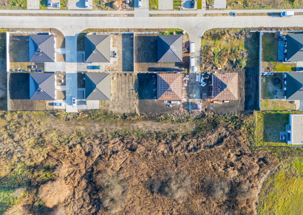Na predaj slnečné pozemky vhodné na výstavbu rodinného domu v obci Malé Leváre
