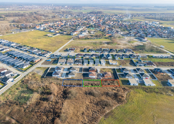 Na predaj slnečné pozemky vhodné na výstavbu rodinného domu v obci Malé Leváre