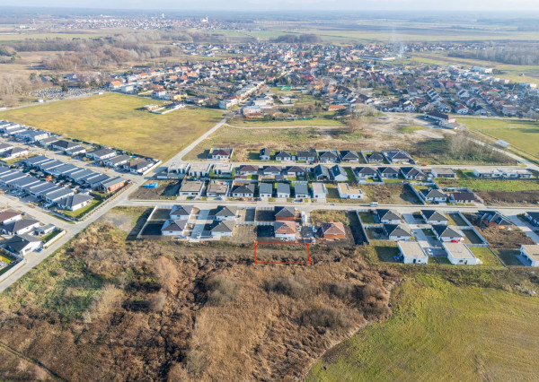 Na predaj slnečné pozemky vhodné na výstavbu rodinného domu v obci Malé Leváre