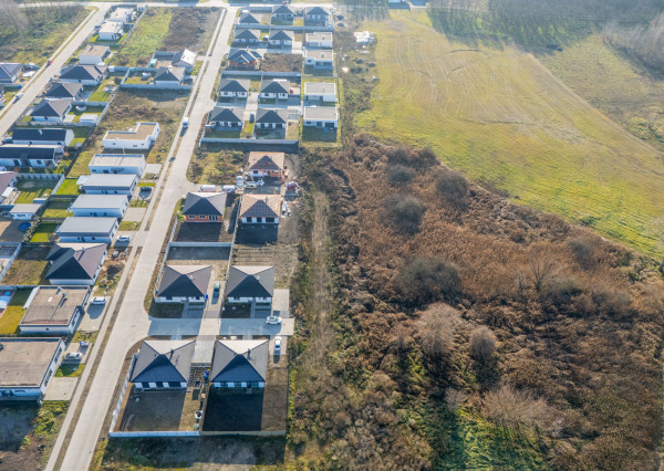Na predaj slnečné pozemky vhodné na výstavbu rodinného domu v obci Malé Leváre