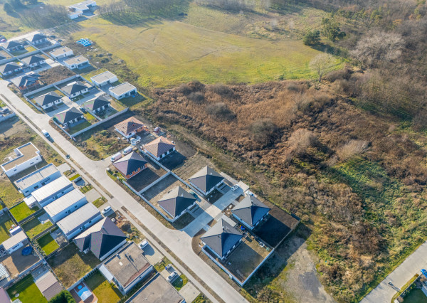 Na predaj slnečné pozemky vhodné na výstavbu rodinného domu v obci Malé Leváre
