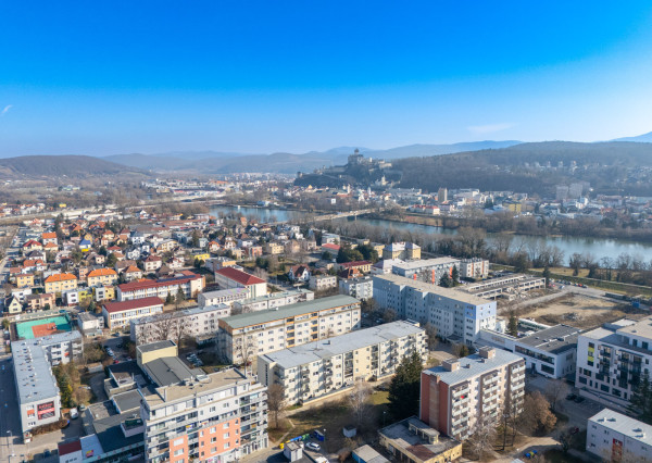 Na predaj kompletne zariadený 3-izbový byt v Trenčíne