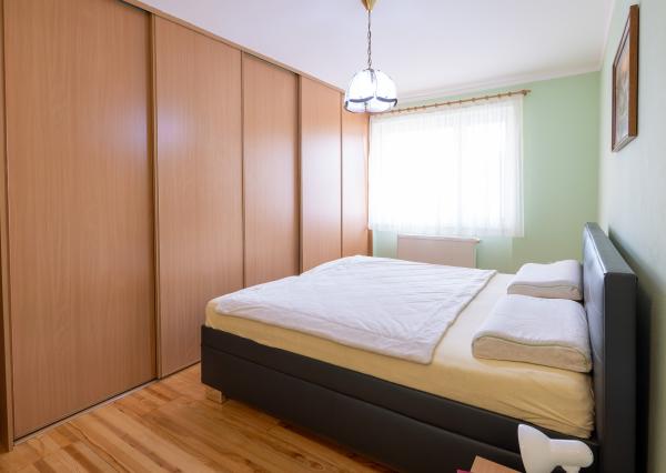 Na predaj dvojgeneračný rodinný dom s bazénom v Gabčíkove