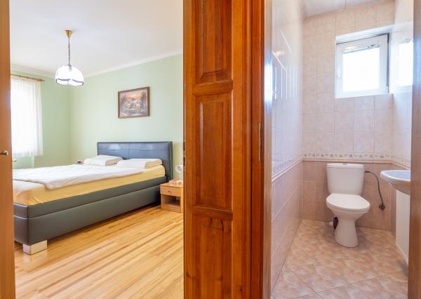 Na predaj dvojgeneračný rodinný dom s bazénom v Gabčíkove