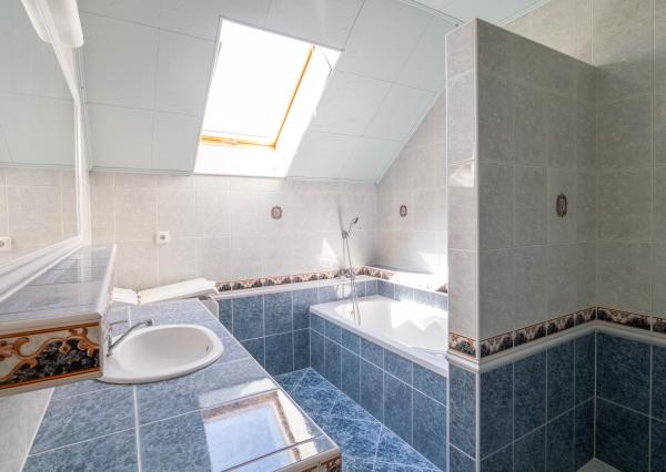 Na predaj dvojgeneračný rodinný dom s bazénom v Gabčíkove