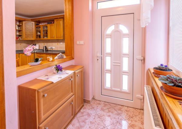 Na predaj dvojgeneračný rodinný dom s bazénom v Gabčíkove