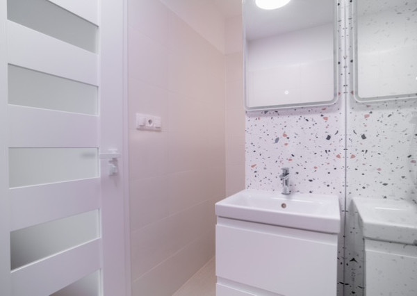 Na predaj priestranný 1-izbový byt na Haburskej ulici v Ružinove