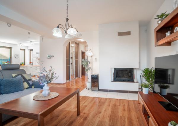 REZERVOVANÉ - Na predaj klimatizovaný 4-izbový rodinný dom s garážou a možnosťou prerobenia na 5-izbový v Senci