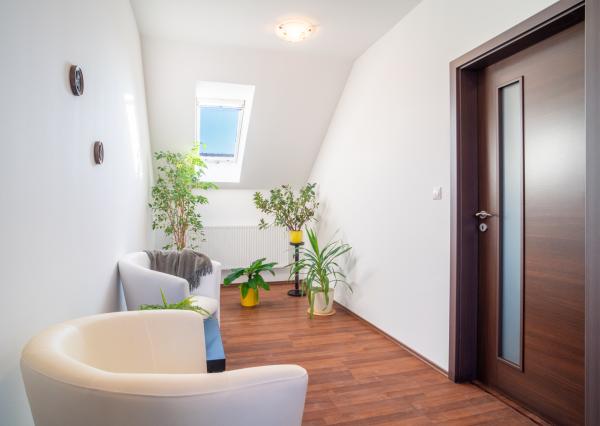 REZERVOVANÉ - Na predaj klimatizovaný 4-izbový rodinný dom s garážou a možnosťou prerobenia na 5-izbový v Senci