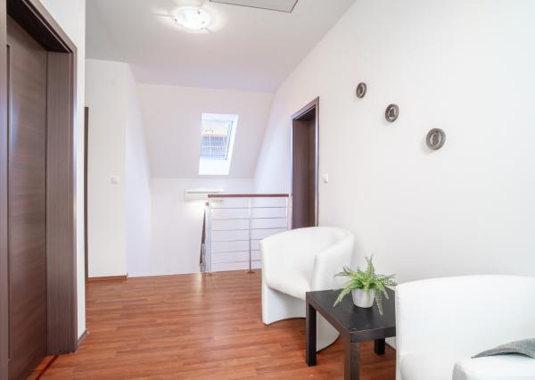 REZERVOVANÉ - Na predaj klimatizovaný 4-izbový rodinný dom s garážou a možnosťou prerobenia na 5-izbový v Senci