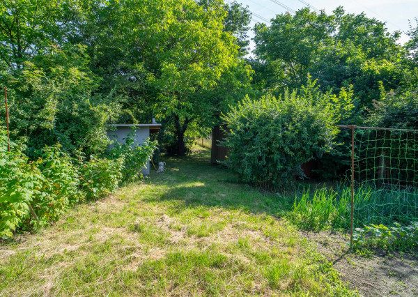 Na predaj rekreačný pozemok so záhradnou chatou v Stupave