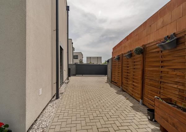 REZERVOVANÉ: Na predaj kompletne zariadený 5-izbový rodinný dom v Rovinke