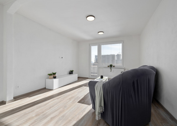 Na prenájom priestranný, moderný 2-izbový byt na Riazanskej ulici v Bratislave