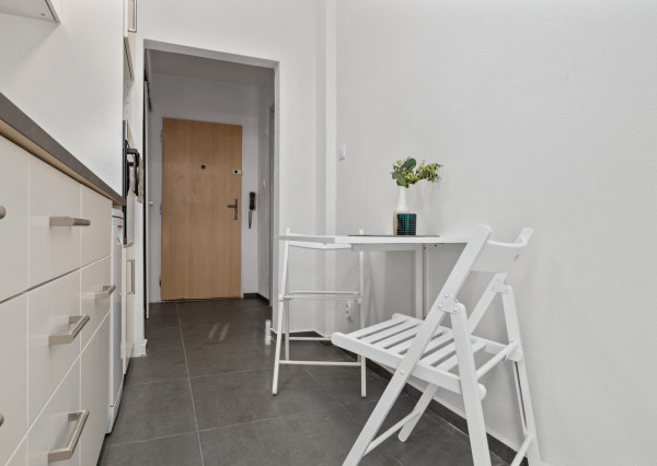 Na prenájom priestranný, moderný 2-izbový byt na Riazanskej ulici v Bratislave