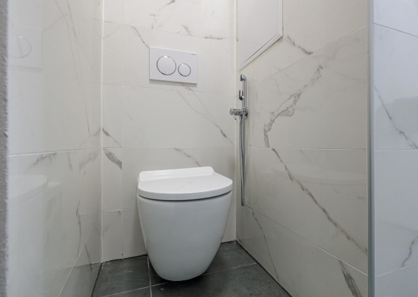 Na prenájom priestranný, moderný 2-izbový byt na Riazanskej ulici v Bratislave