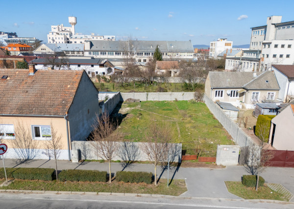 Na predaj rovinatý pozemok na výstavbu v Piešťanoch