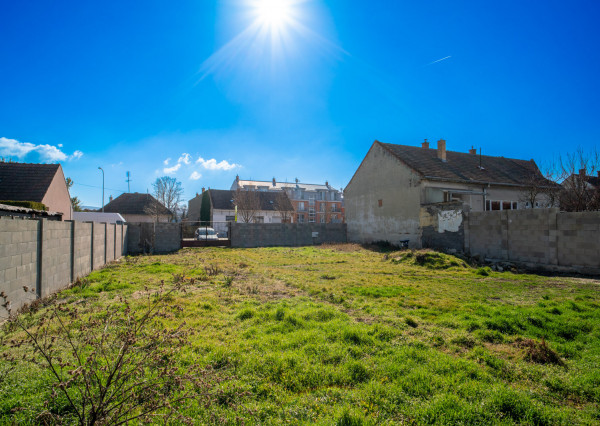 Na predaj rovinatý pozemok na výstavbu v Piešťanoch