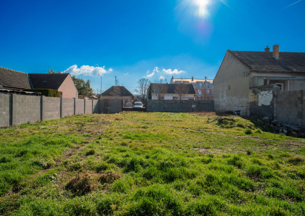 Na predaj rovinatý pozemok na výstavbu v Piešťanoch