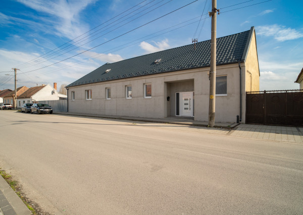 Na predaj 4-izbový rodinný dom po kompletnej rekonštrukcii v Šulekove