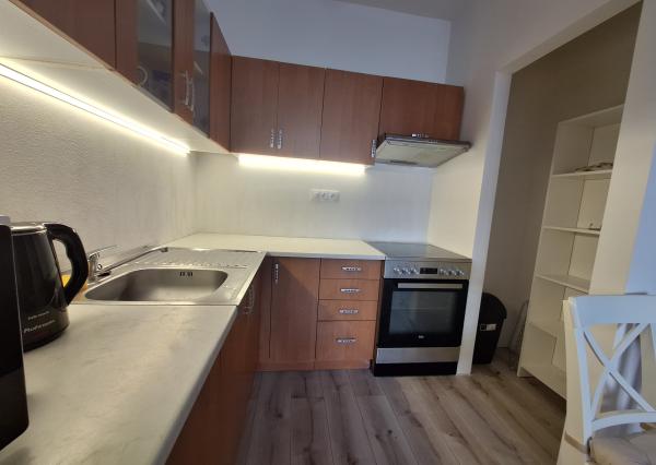 Na prenájom kompletne zariadený 2-izbový byt v Žiline