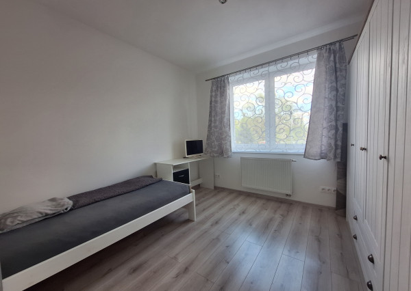 Na prenájom kompletne zariadený 2-izbový byt v Žiline