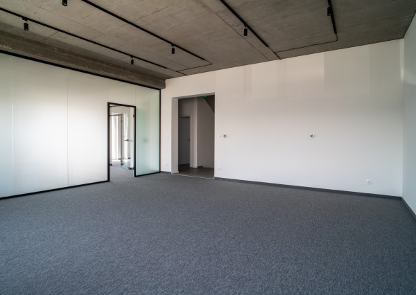 Na predaj 3-podlažná polyfunkcia na Zavarskej ulici v Trnave