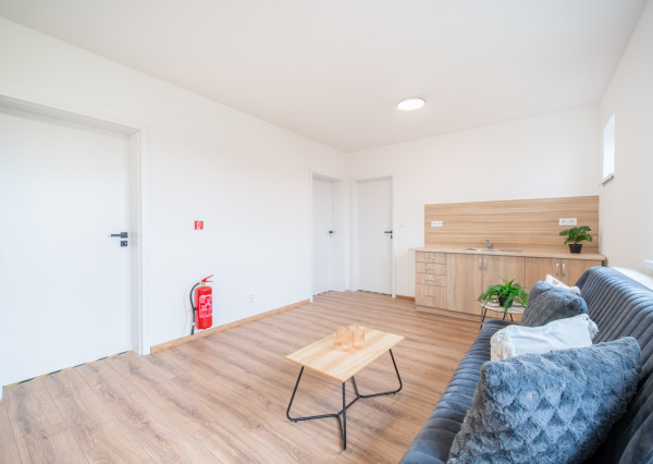 Na prenájom komerčné priestory v centre obce Veľké Leváre