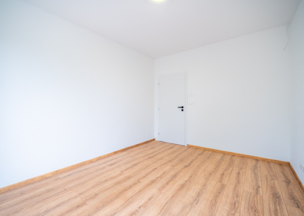 Na prenájom komerčné priestory v centre obce Veľké Leváre