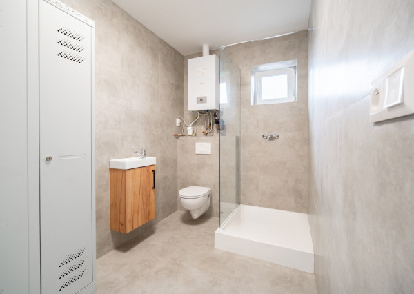 Na prenájom komerčné priestory v centre obce Veľké Leváre