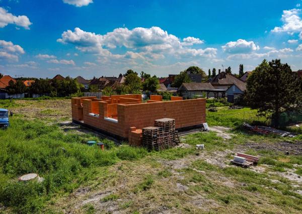 Na predaj 4-izbový dvojdom v obci Jelka, Čerešňová alej