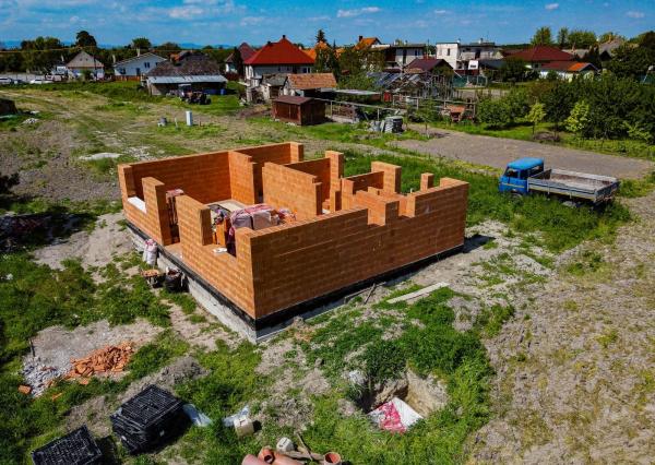 Na predaj samostatný dom na pozemku číslo 4, TYP DOMU A  v obci Jelka
