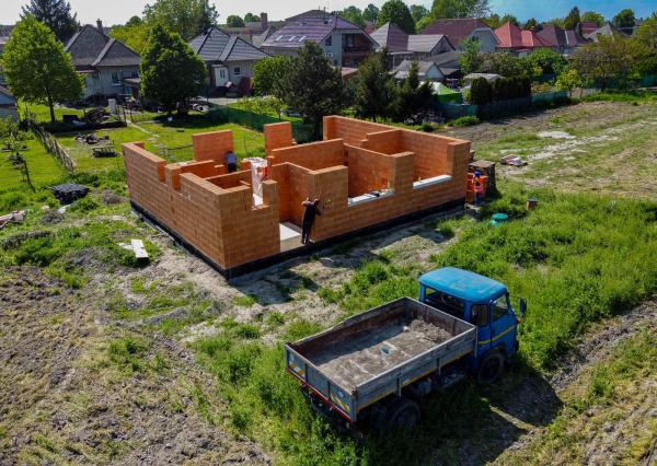 Na predaj samostatný dom na pozemku číslo 4, TYP DOMU A  v obci Jelka