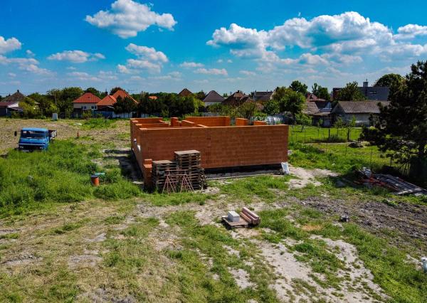 Na predaj samostatný dom na pozemku číslo 4, TYP DOMU A  v obci Jelka