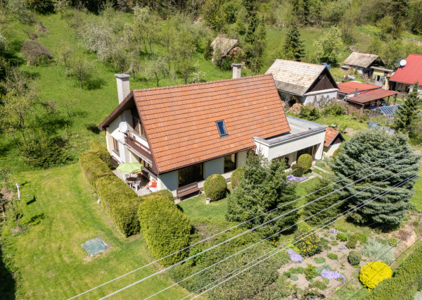 Na predaj 6-izbový rodinný dom v obci Podkriváň