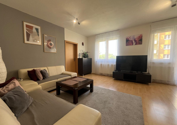 Na prenájom priestranný 3-izbový byt v Trenčíne