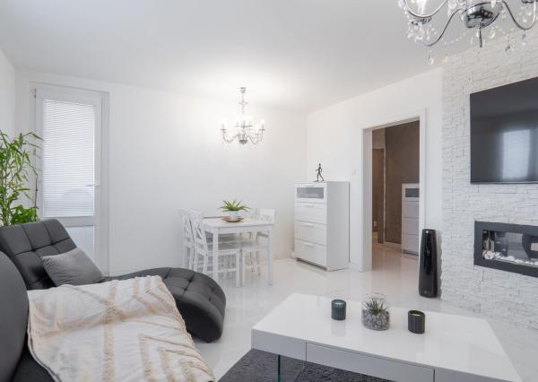 Na predaj dizajnový 3-izbový byt po kompletnej rekonštrukcii v Rači