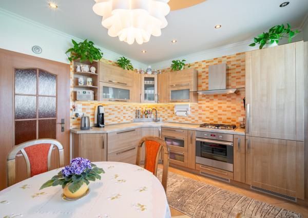 REZERVOVANÉ - Na predaj priestranný 2-izbový byt v Bratislave