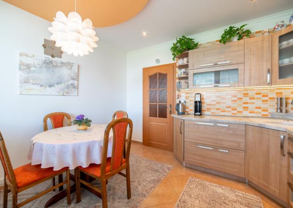 REZERVOVANÉ - Na predaj priestranný 2-izbový byt v Bratislave