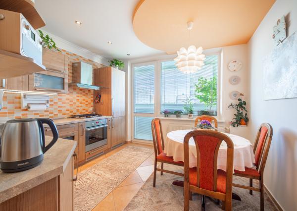 REZERVOVANÉ - Na predaj priestranný 2-izbový byt v Bratislave