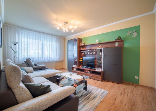 REZERVOVANÉ - Na predaj priestranný 2-izbový byt v Bratislave